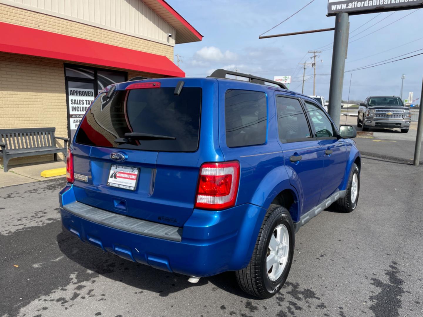 2011 Blue Ford Escape (1FMCU0D76BK) with an 4-Cyl, 2.5 Liter engine, Automatic, 6-Spd w/Overdrive transmission, located at 8008 Warden Rd, Sherwood, AR, 72120, (501) 801-6100, 34.830078, -92.186684 - Photo#7